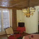 Stüttler Konukevi 3*